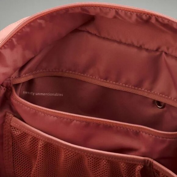Lululemon Go Getter Bag 25L in Pink Pastel Puffy - Picture 10 of 10